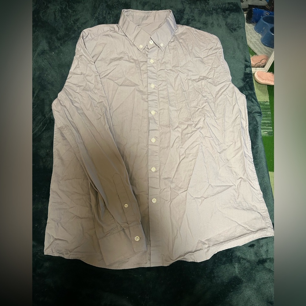 Grey men’s button up dress shirt medium
